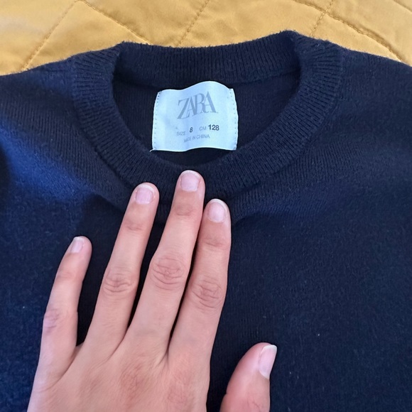 Zara Sweater - Picture 2 of 4